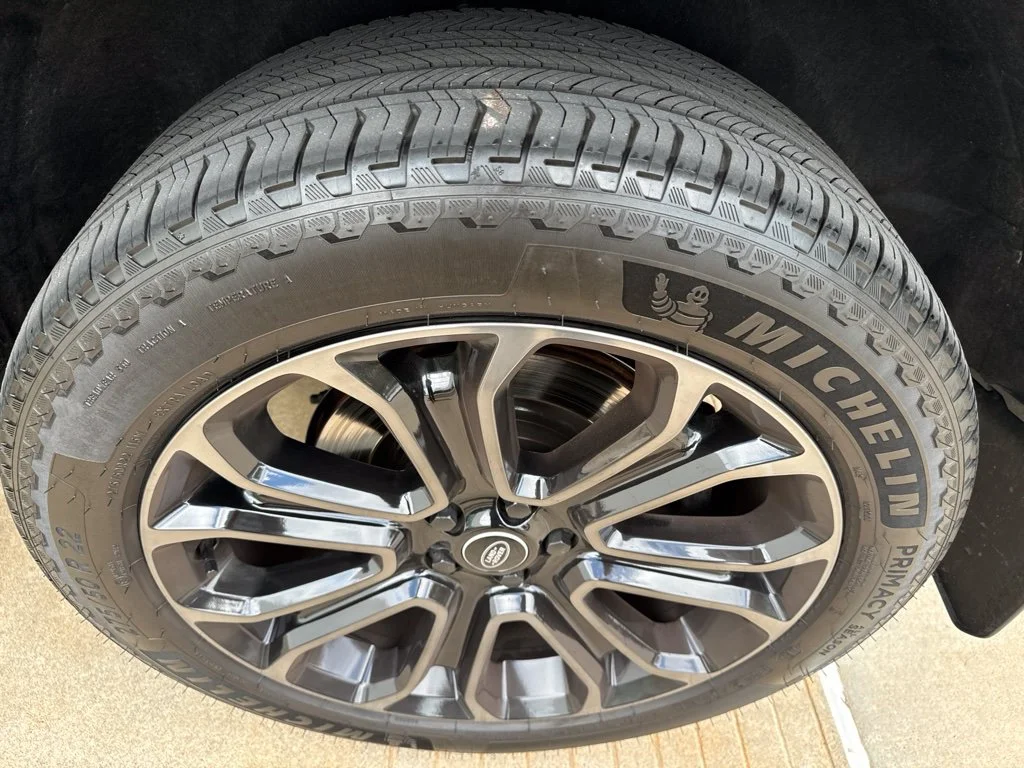 Used 2025 Gray Land Rover OCTA image 5