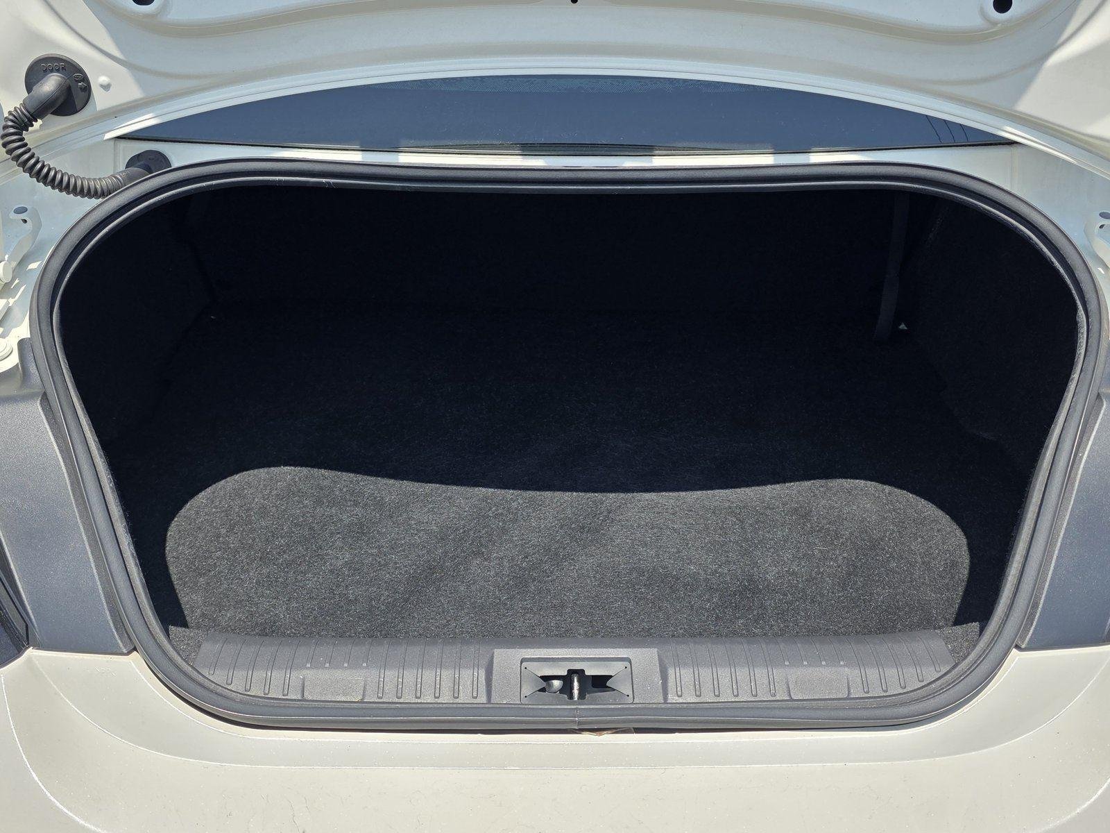 Used 2023 Crystal White Pearl Subaru Limited image 27