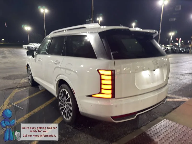 Used 2026 Creamy White Pearl Hyundai Calligraphy image 4