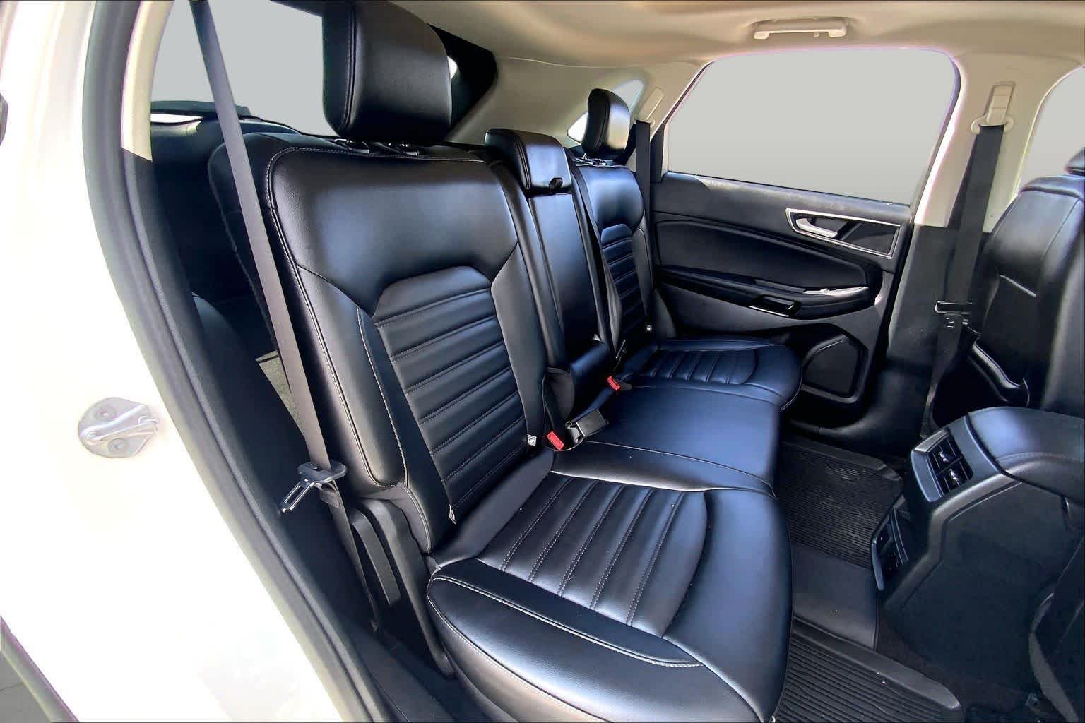 Used 2020 Star White Metallic Tri-Coat Ford SEL image 19