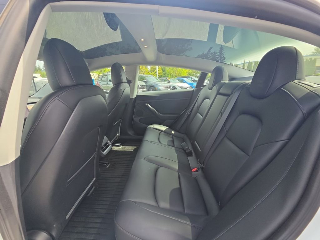 Used 2022 White Tesla Long Range image 18