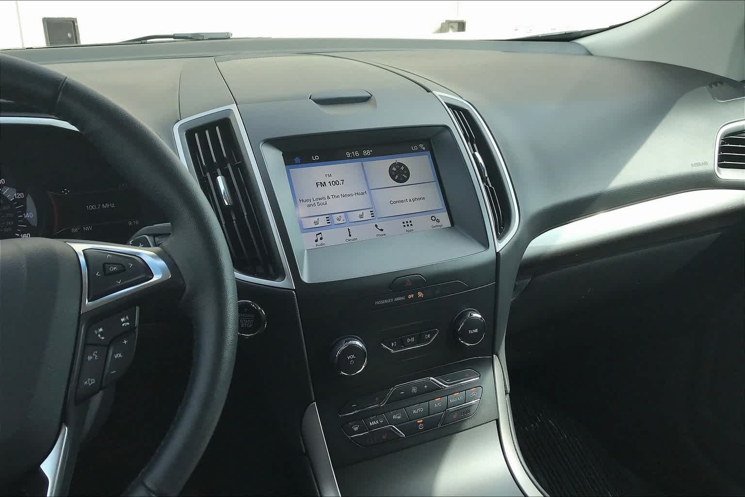Used 2019 White Platinum Metallic Tri-Coat Ford SEL image 7