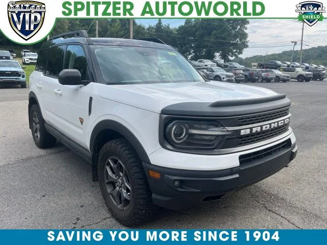 Used 2022 White Ford Badlands image 1