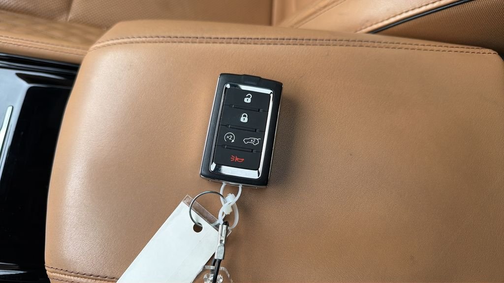 Used 2021 Silver Jeep Summit image 38