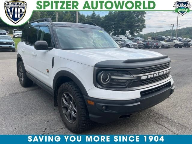 Used 2022 White Ford Badlands image 1