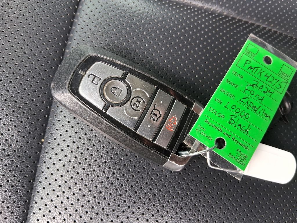 Used 2024 Black Ford XLT image 17