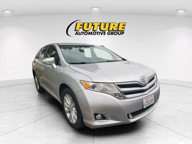 Used 2013 Silver Toyota LE image 1