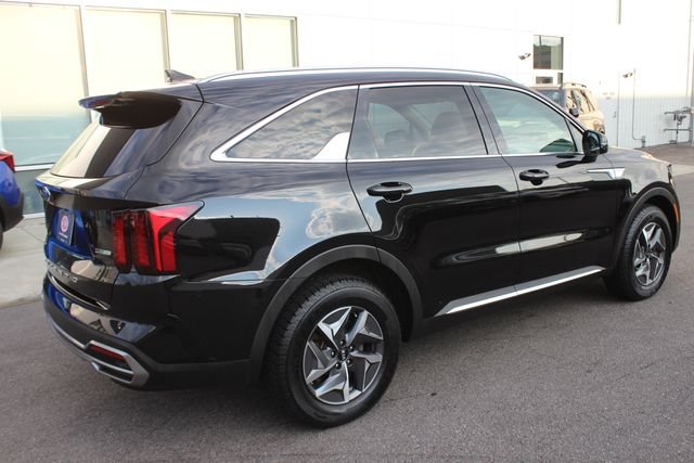 Used 2021 Black Kia S image 29