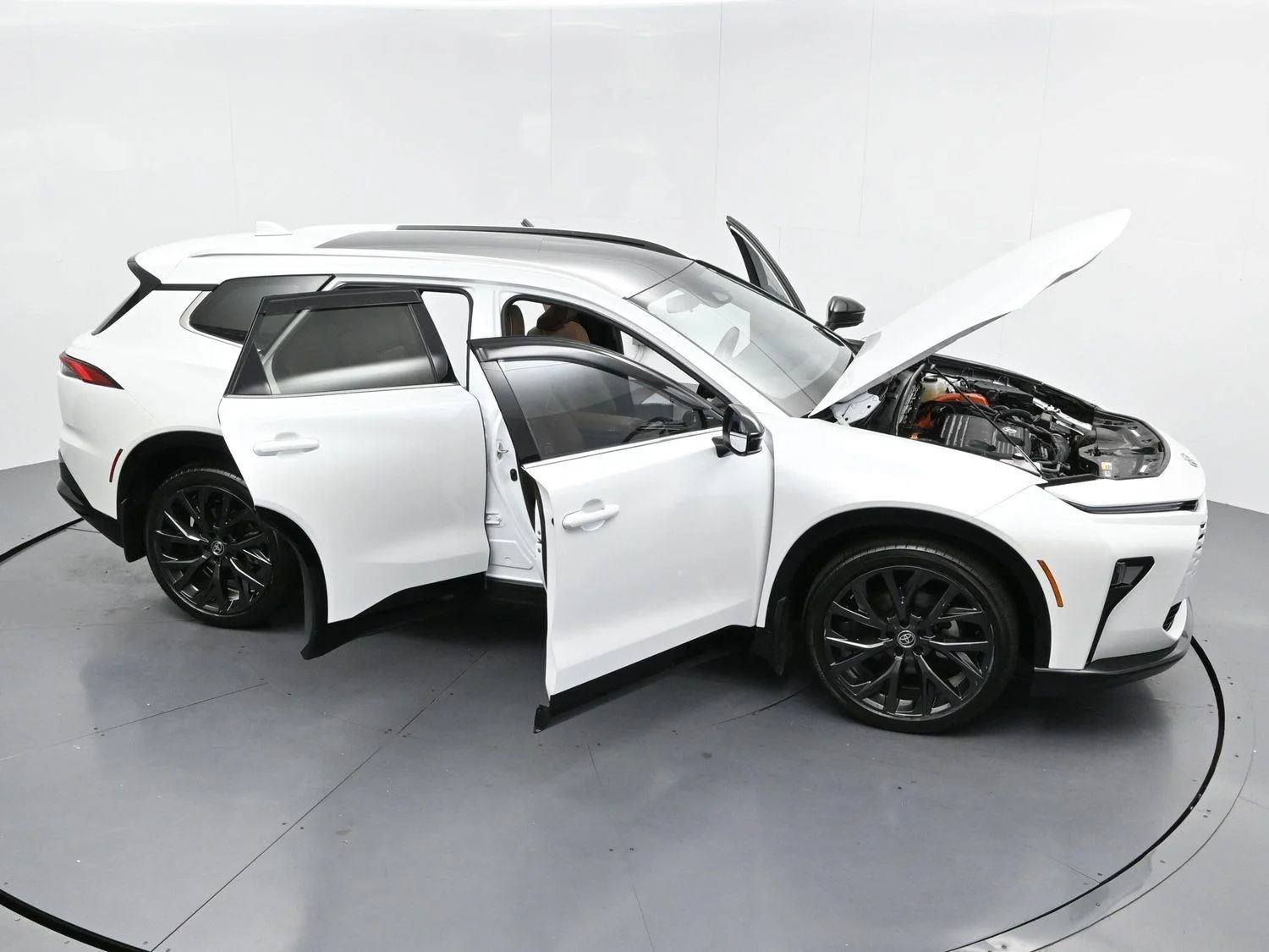 Used 2025  Toyota XLE image 41