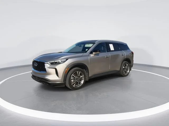 Used 2023 Silver INFINITI LUXE image 5