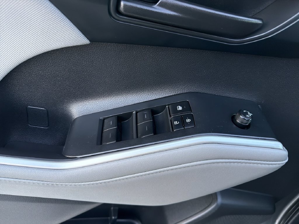 2023 Toyota Highlander L - Photo 10