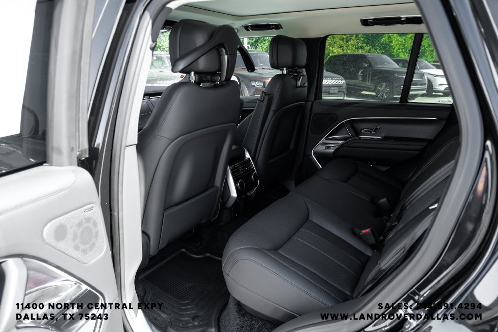 New 2027 Santorini Black Metallic Land Rover SE image 45