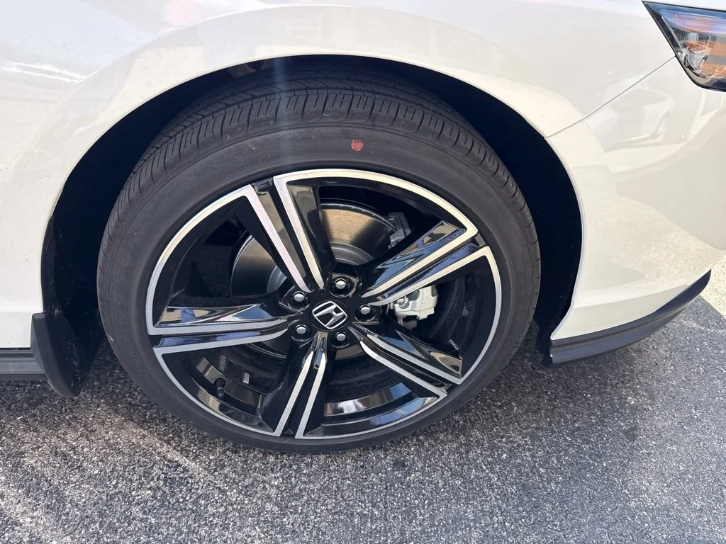 Used 2026  Honda Sport image 15