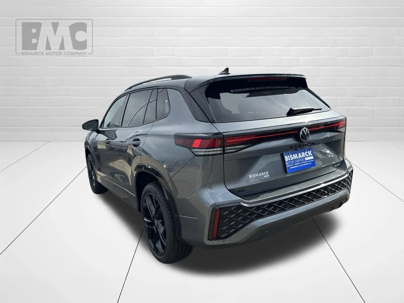 New 2026 Gray Volkswagen 2.0T SE R-Line Black image 4