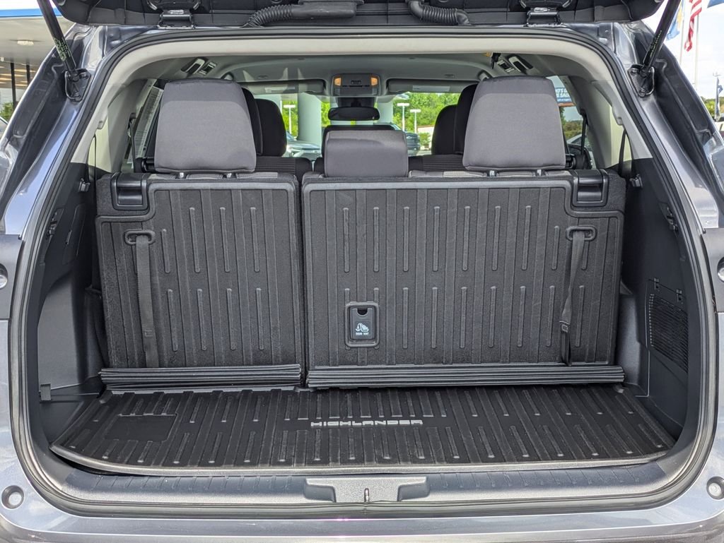 Used 2023 Gray Toyota L image 15