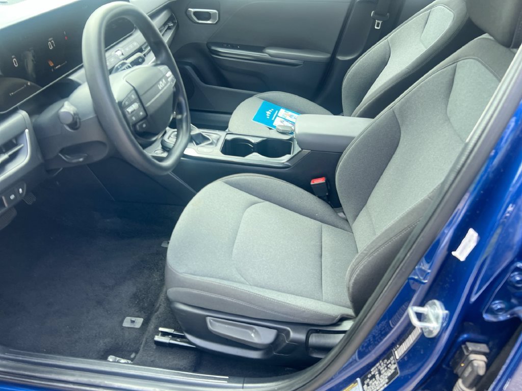 2025 Kia K4 LXS - Photo 13