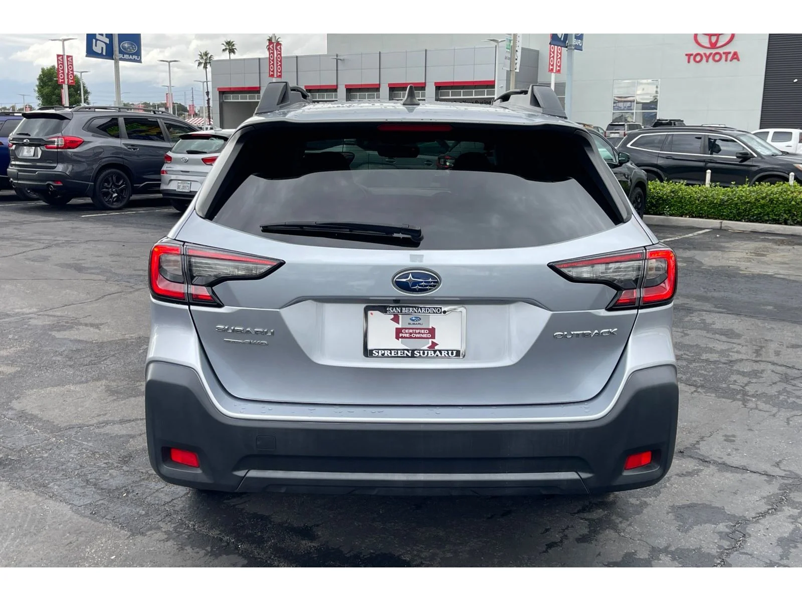 Used 2024 ICE SILVER METALL Subaru Premium image 4