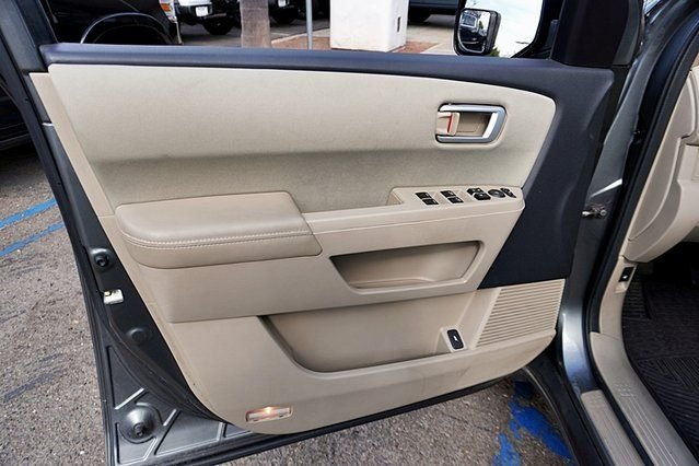 Used 2009 Gray Honda LX image 22