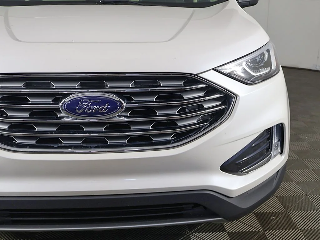 Used 2019 White Ford SEL image 13