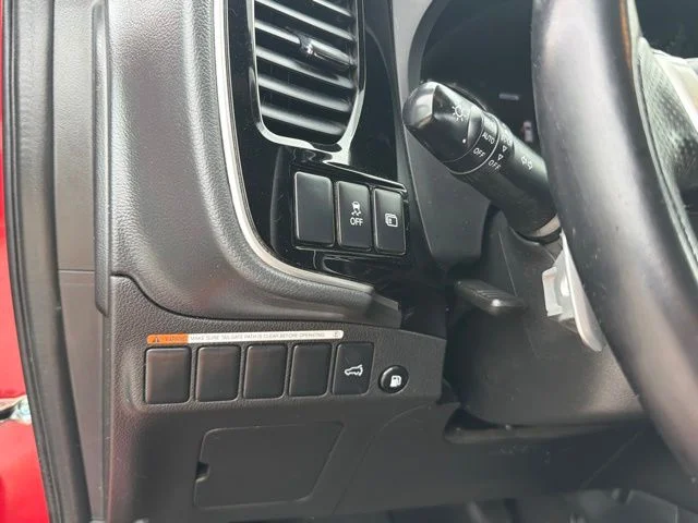 Used 2019 Red Mitsubishi SEL image 29