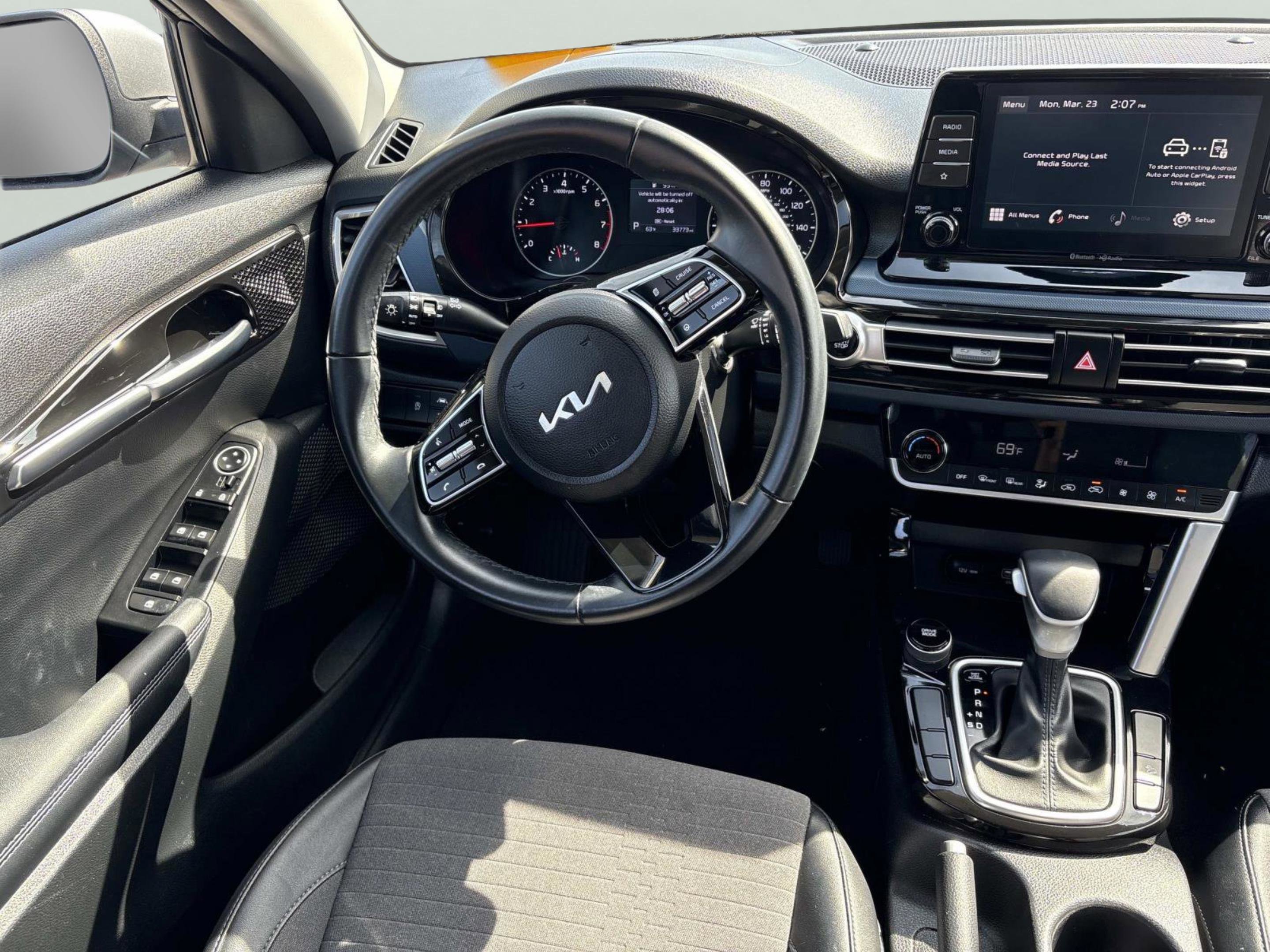 2023 Kia Seltos S - Photo 13