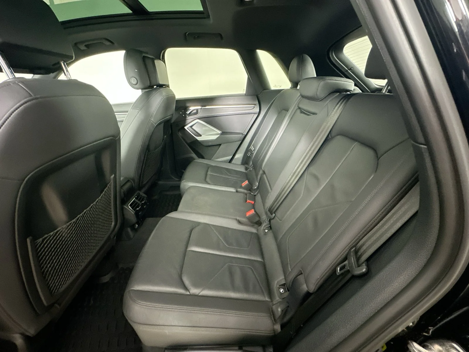 Used 2022 Black Audi  image 40