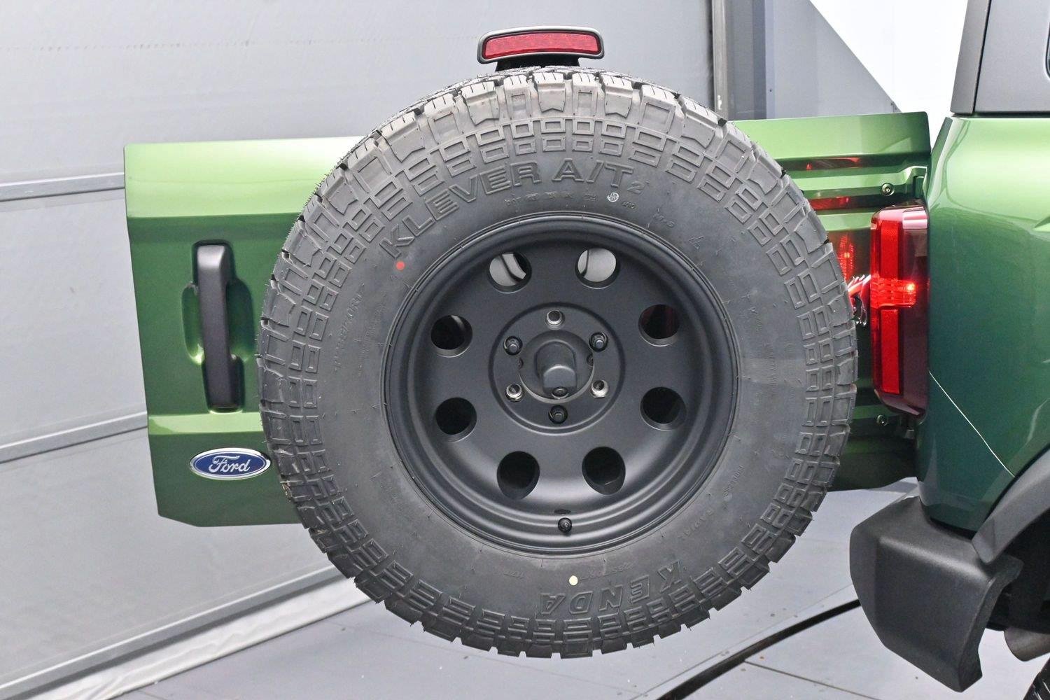 Used 2025 Green Ford Base image 37