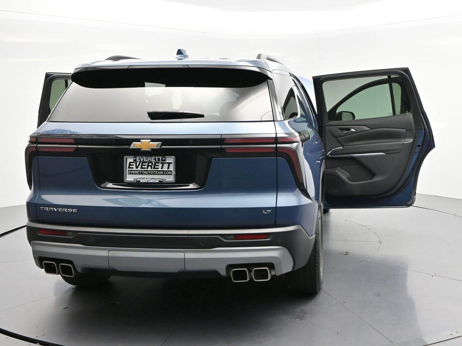 Used 2024 Lakeshore Blue Metallic Chevrolet LT image 39