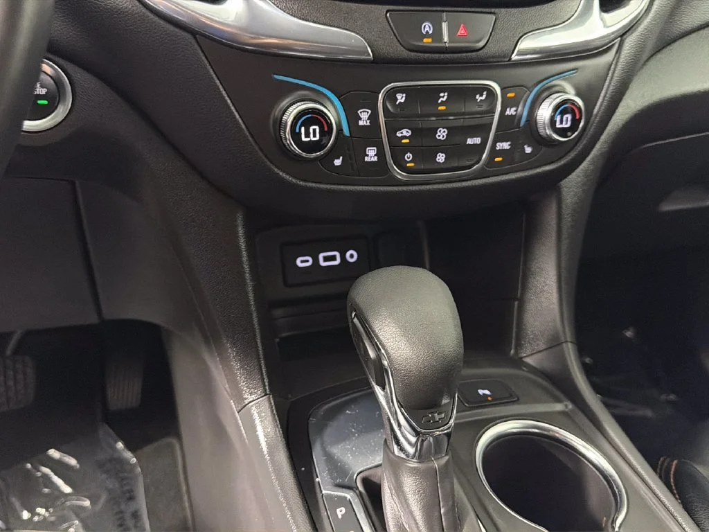 Used 2022 MOSAIC BLACK METALLIC Chevrolet LT image 24
