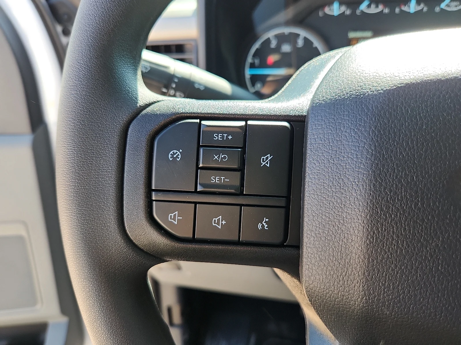 New 2027 Oxford White Ford XLT image 20