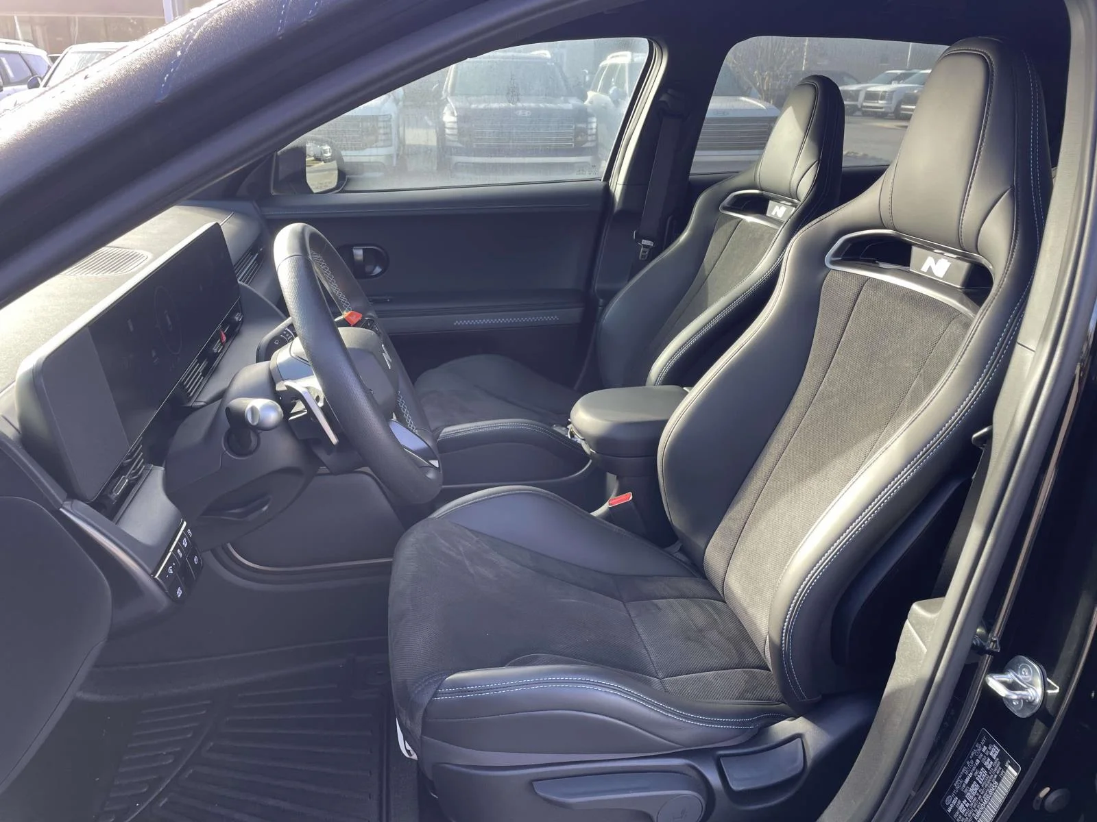 Used 2025 Abyss Black Hyundai Base image 8