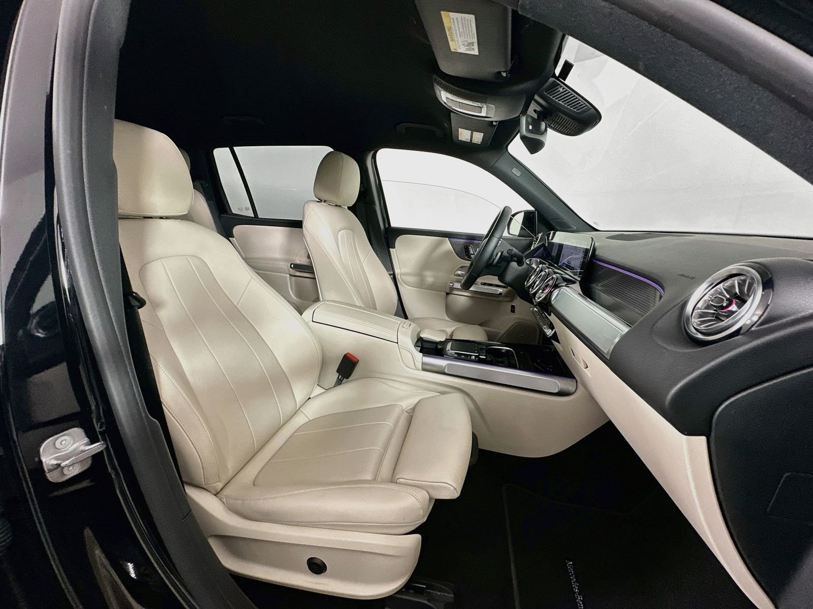 Used 2023 Black Mercedes-Benz 300 image 29
