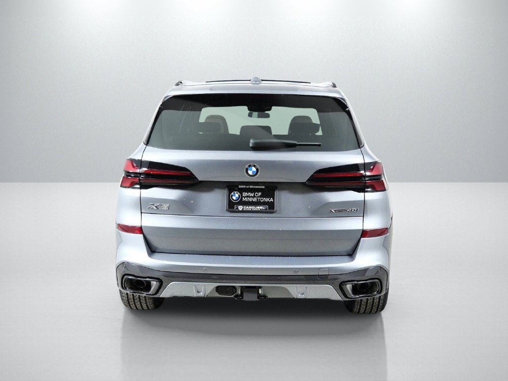 Used 2026 Skyscraper Grey Metallic BMW xDrive40i image 11