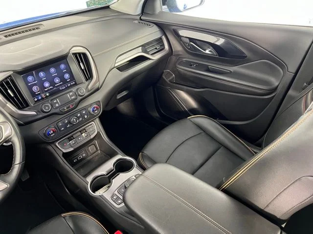 Used 2024  GMC AT4 image 27