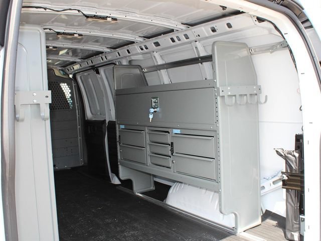 2025 Chevrolet Express Cargo Work Van - Photo 17