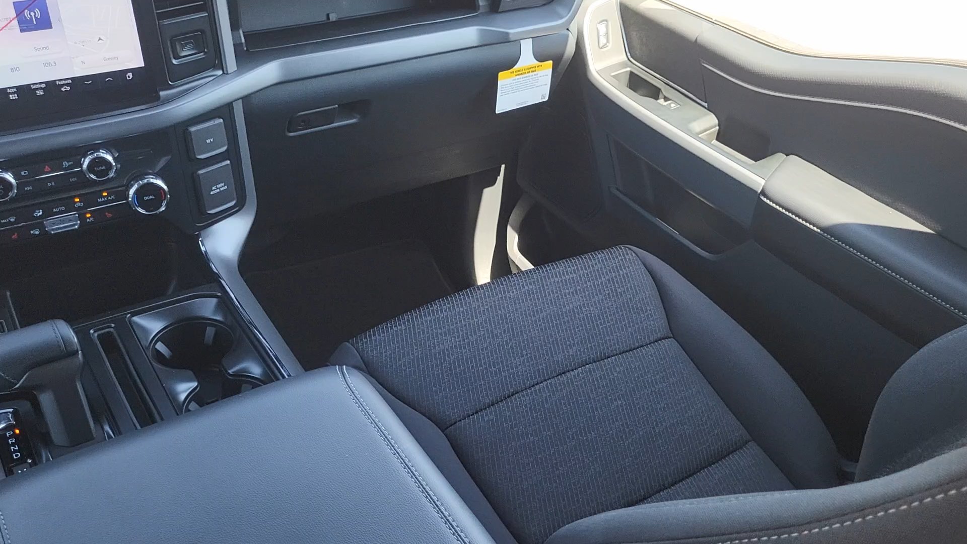 New 2026 Oxford White Ford XLT image 10