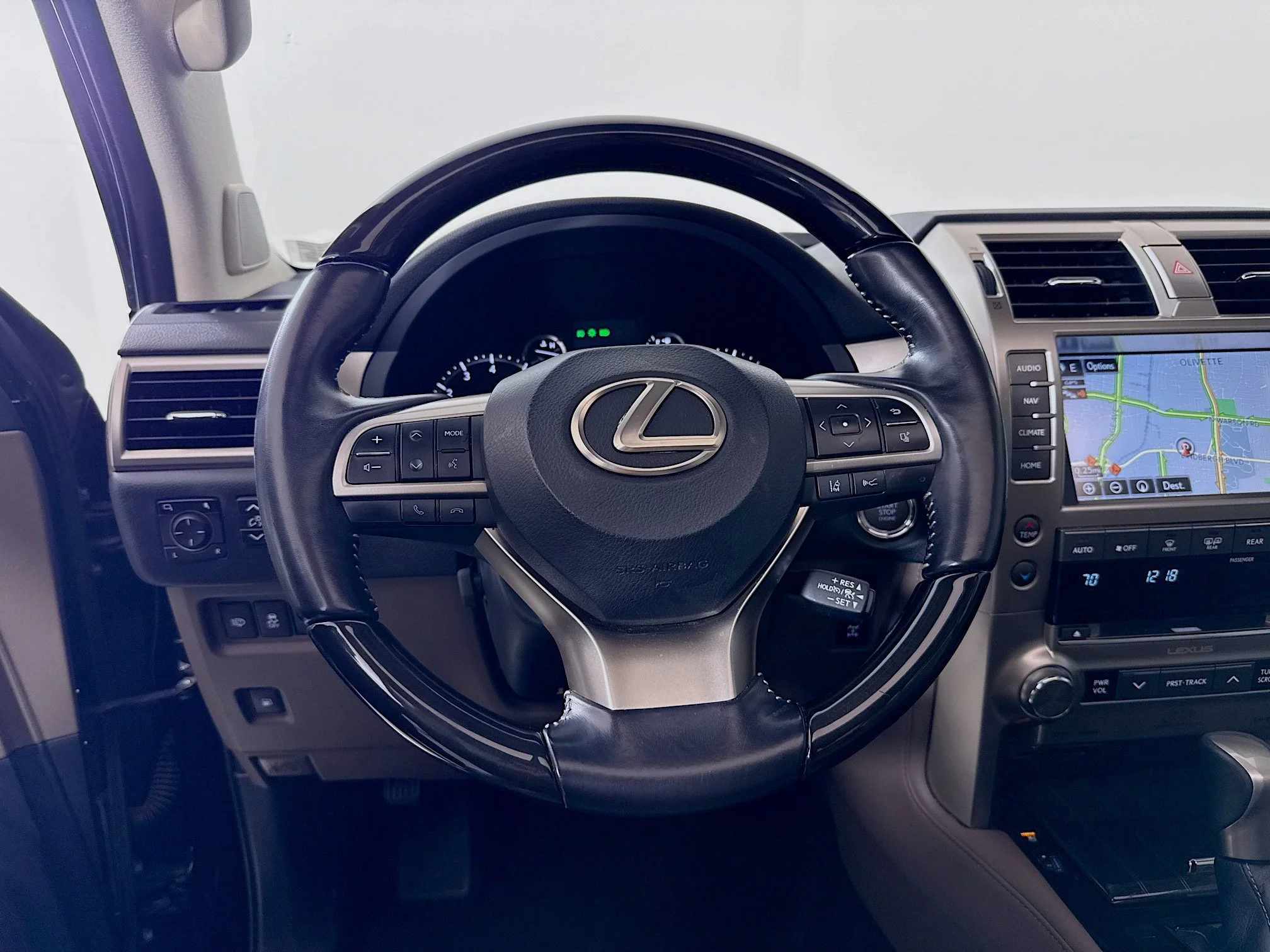 Used 2021 Onyx Black Lexus 460 Premium image 12