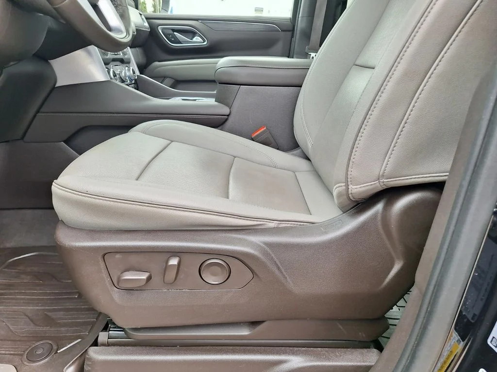Used 2023 Blue GMC SLT image 33