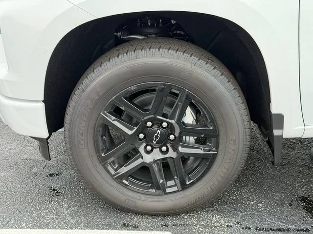 New 2026 Summit White Chevrolet Custom image 9