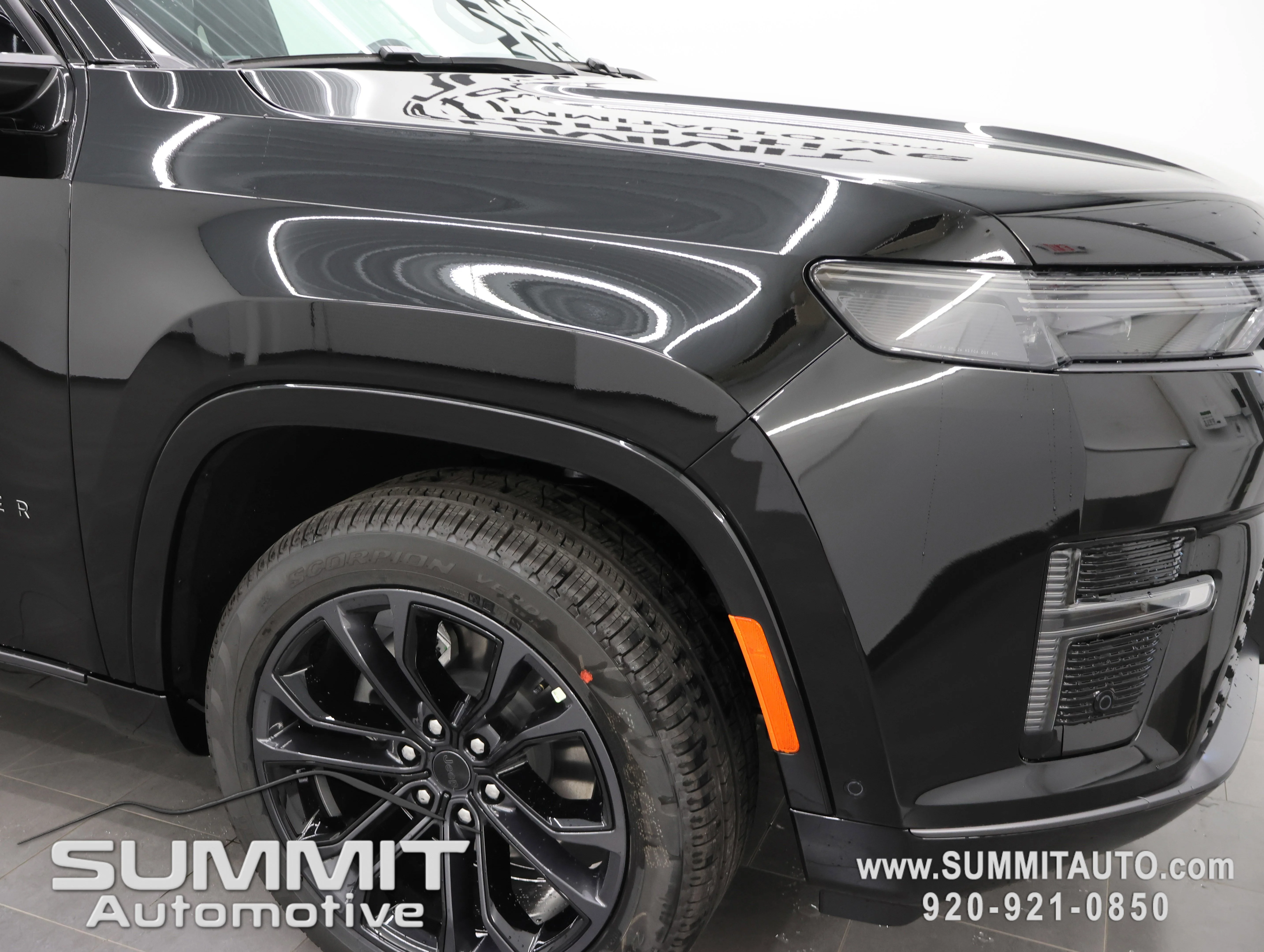 New 2026 High Gloss Black Exterior Paint Jeep Summit Obsidian image 27