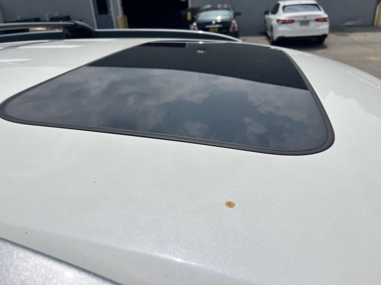 Used 2018 White Diamond Pearl Honda EX-L image 9