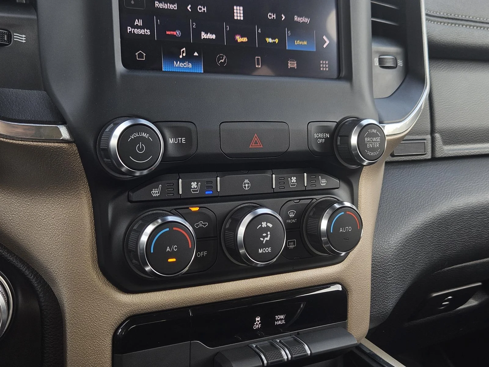 2022 RAM Ram 1500 Pickup Laramie - Photo 24