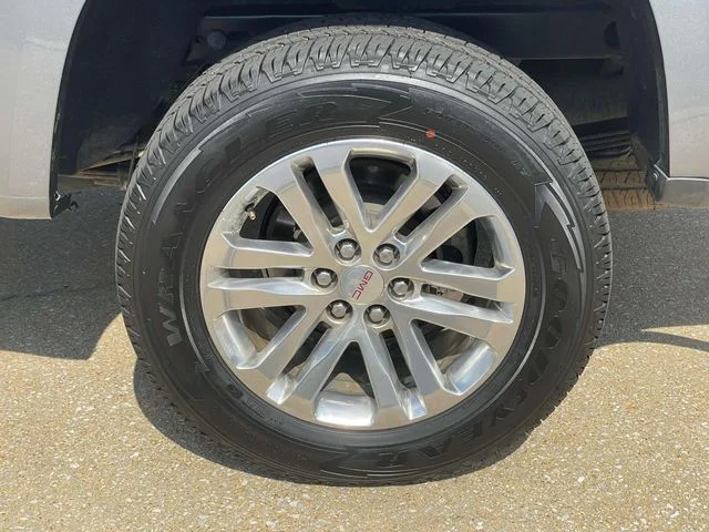 Used 2018 Gray GMC SLT image 7