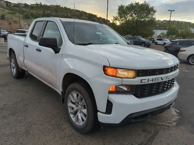 Used 2022 White Chevrolet Custom image 2