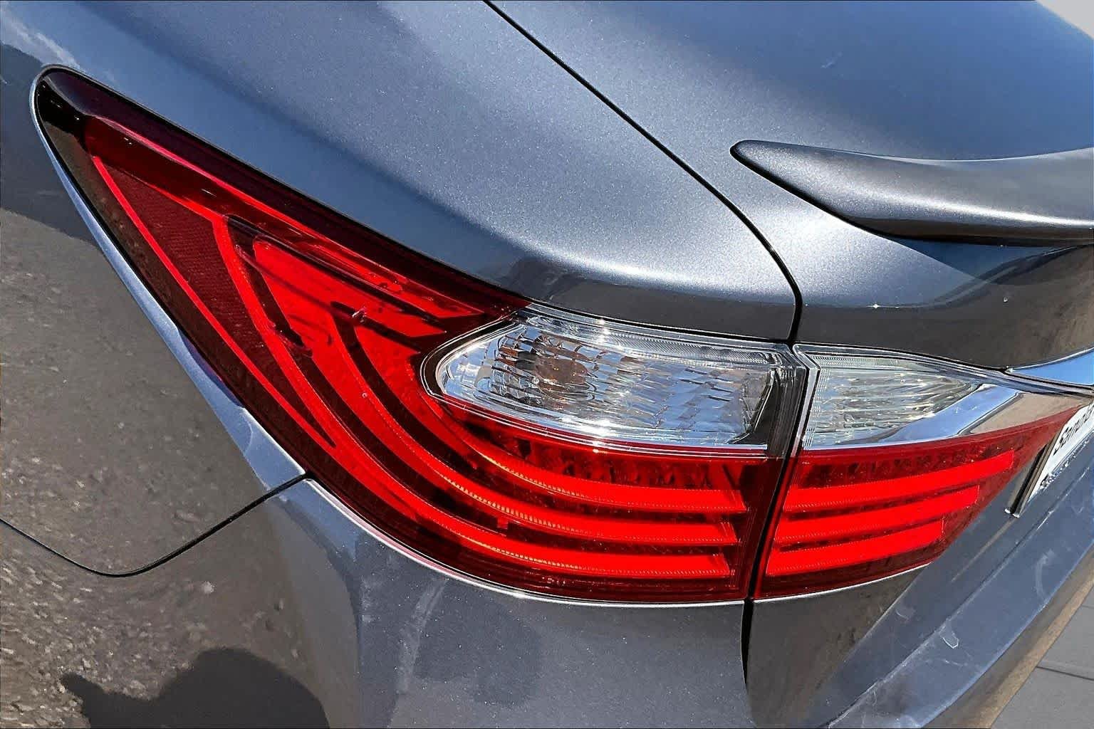 Used 2014 Nebula Gray Pearl Lexus Hybrid image 25