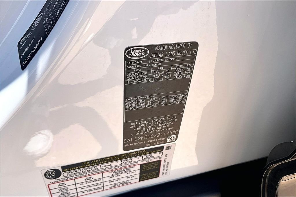 Certified Used 2025 Fuji White Land Rover X-Dynamic SE image 32