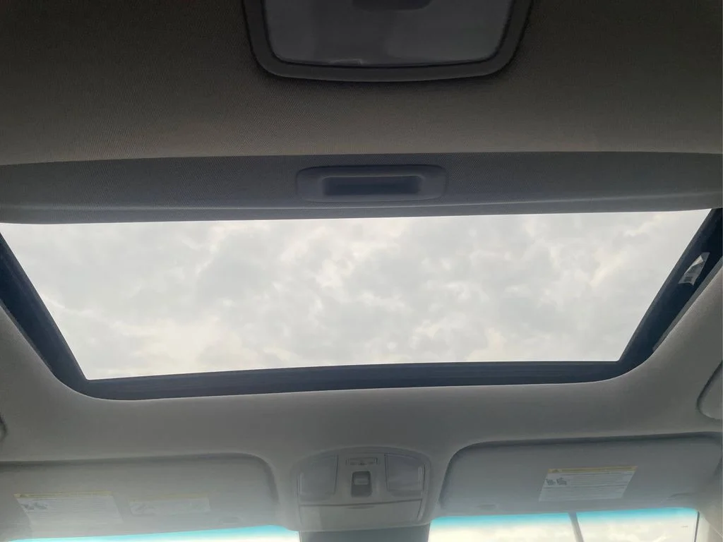 Used 2018 Ultra Black Hyundai Limited image 19