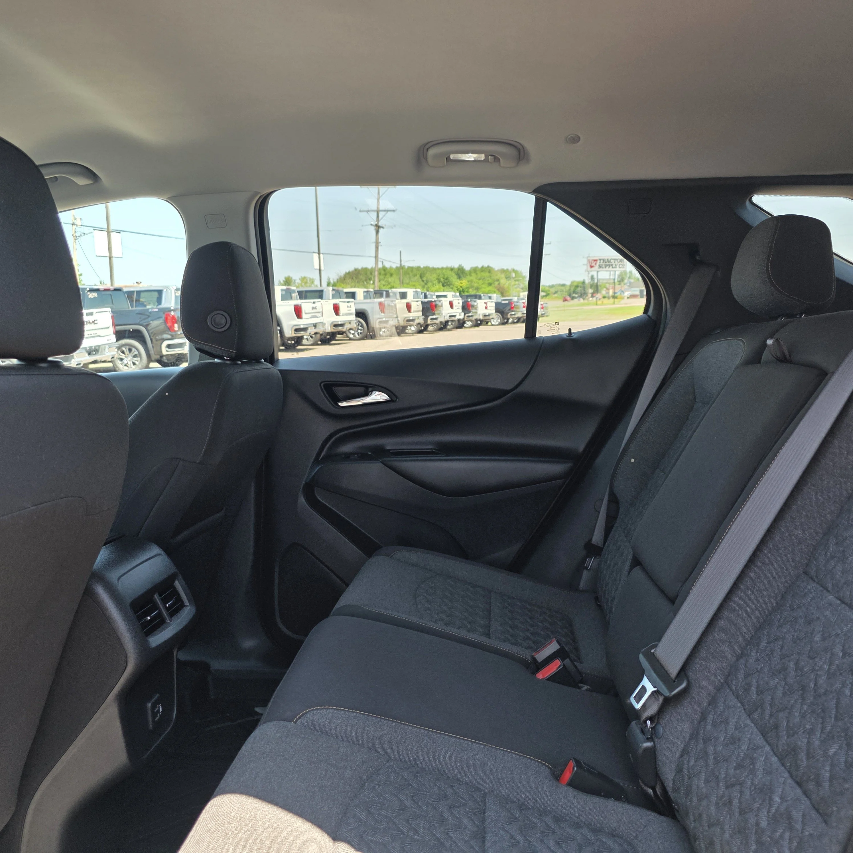 2022 Chevrolet Equinox LT - Photo 18