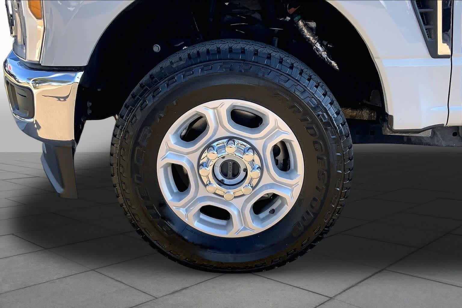 Used 2025 Avalanche Ford XLT image 11