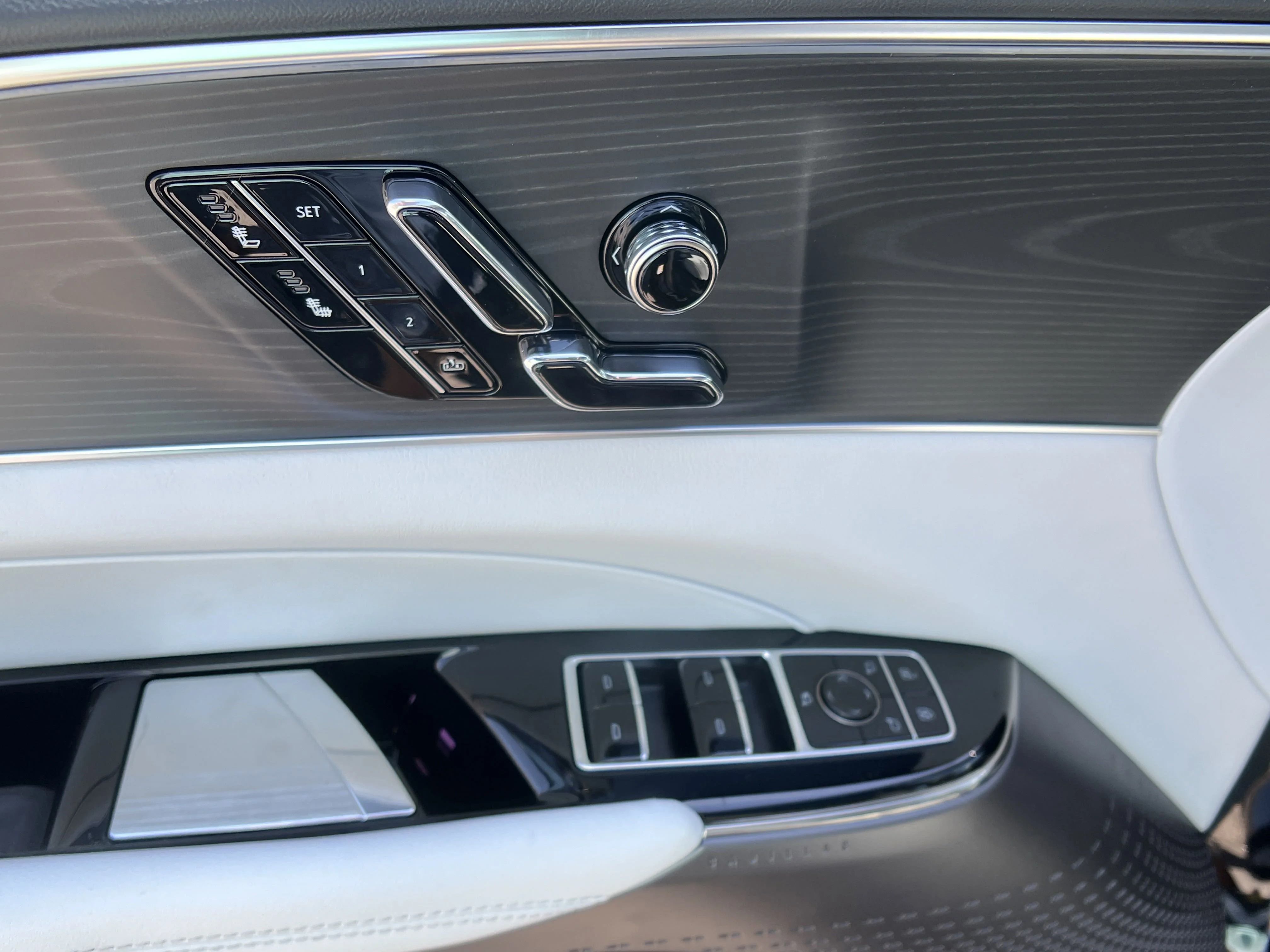 2025 Cadillac LYRIQ Luxury 1 - Photo 11